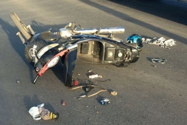 Motociclista resultó herido al chocar contra un móvil policial