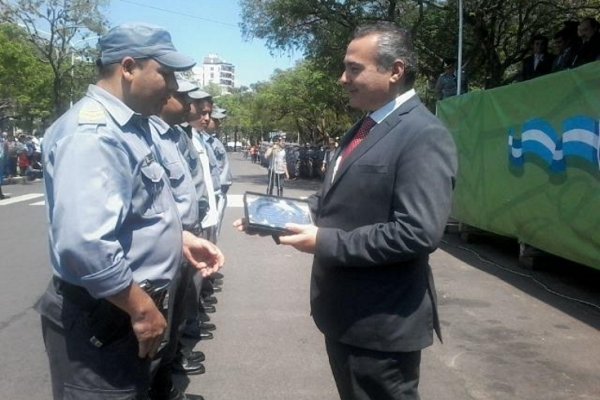 El diputado Omar Yung condecoró a agentes del Servicio Penitenciario