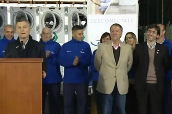 Luego de la visita del presidente Macri, una fábrica suspende a 1.500 empleados