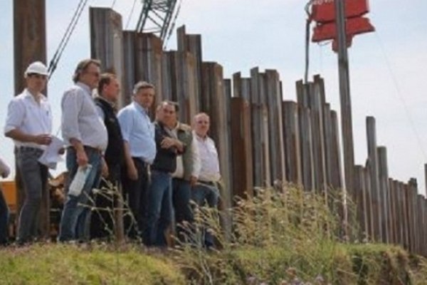 Chaco: Instalaron tablestacas metálicas para la defensa del muelle