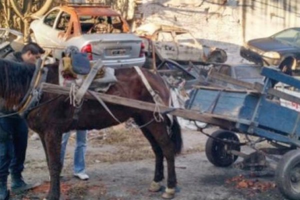 Corrientes: Volcó un carro con tierra y un joven de 22 años murió aplastado en el barrio Río Paraná