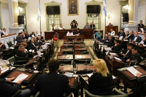 La Cámara de Diputados sancionó la ley que dispone trato digno a usuarios y consumidores