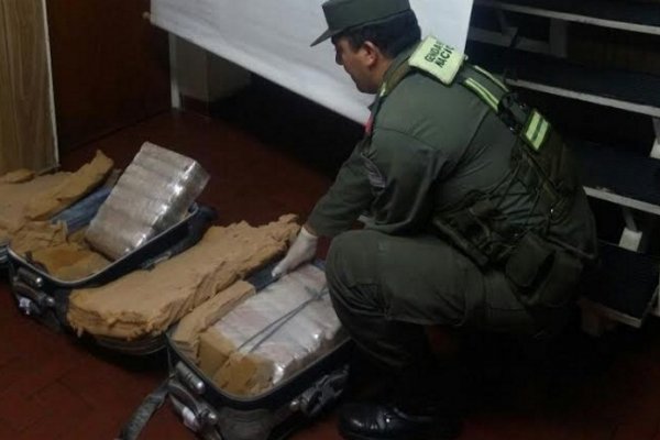 Paso de Los Libres: Incautan 16 kilos de marihuana en un colectivo