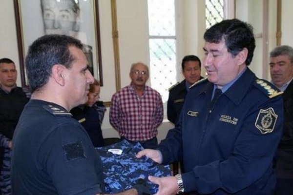 Policías recibirán nuevos uniformes