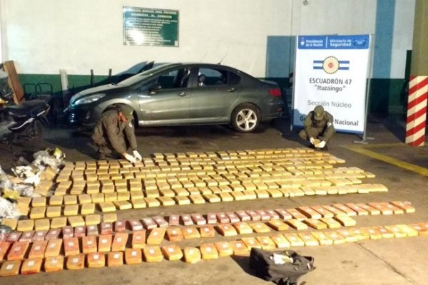 Narcos abandonaron casi 300 kilos de marihuana en Ituzaingó