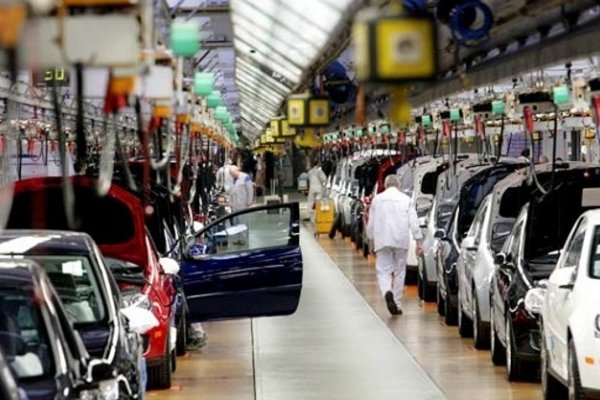 Este año se fabricarán 100 mil autos menos y hay temor por despidos masivos