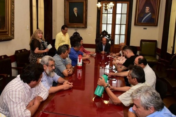 El vicegobernador Gustavo Canteros recibió a dirigentes gremiales