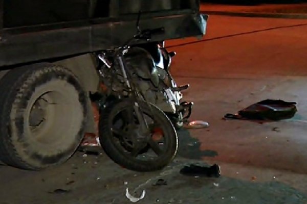 Itá Ibaté: motociclista falleció tras chocar contra un camión