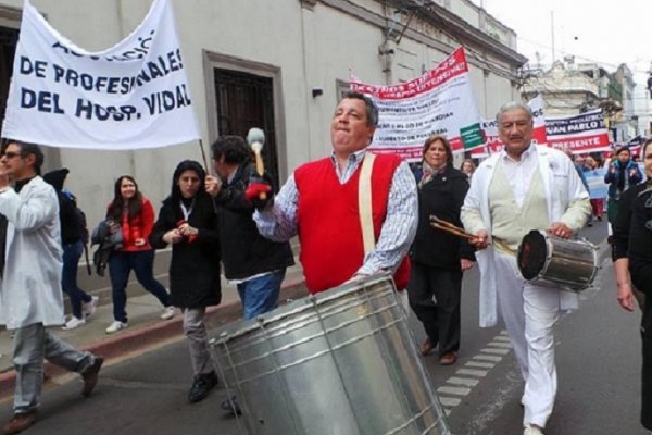 Sospechas de corrupción en Salud: piden interpelar al ministro Cardozo