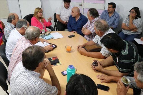 Aida Ayala recibió a la asociación de consorcios camioneros del Chaco