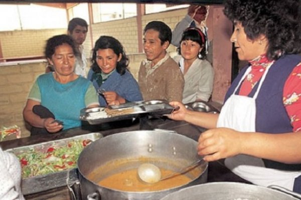 Por el aumento de precios hay más pobres que asisten a los comedores