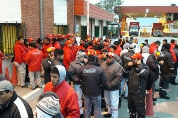 No todo lo que brilla es oro: Despidos masivos en Coca Cola