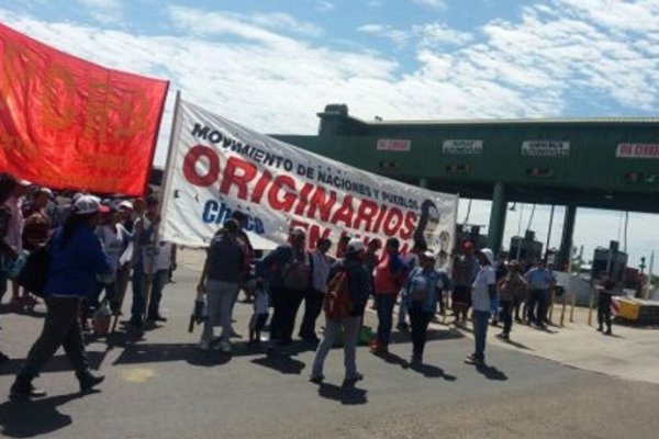 Peaje del Chaco: Organizaciones sociales cortan el tránsito en repudio a la llegada de Macri