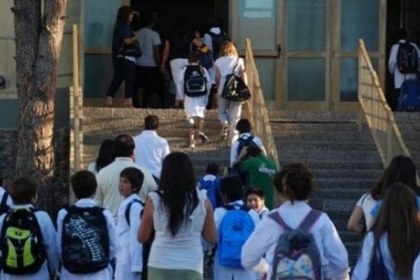 Los docentes vuelven al colegio el 13 de febrero