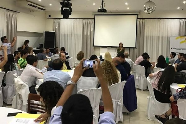 Ingrid Jetter disertó en Seminario Regional para Dirigentes Políticos