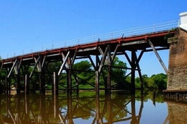 Puente Pexoa: Hallaron el cuerpo del joven desaparecido en el riachuelo