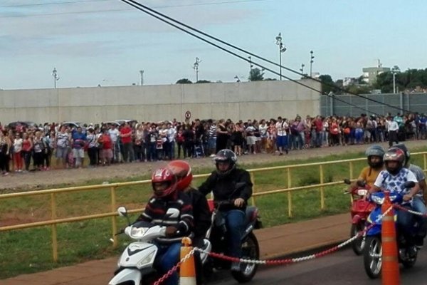 Trabajadores de Migraciones en asamblea, alerta y movilización