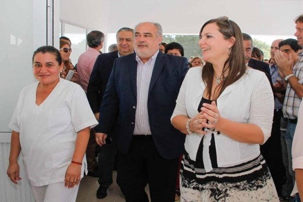 En compañia de Lesieux, Colombi inauguró las refacciones  del hospital de Perugorría