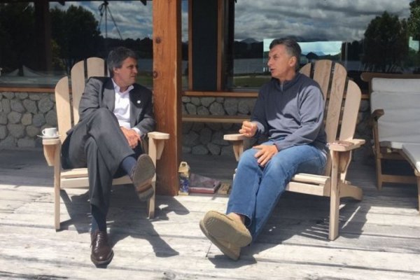 El presidente Mauricio Macri le ofreció a Prat Gay cambiar Hacienda por una embajada