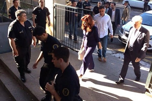 Procesaron a Cristina Kirchner y la embargaron por $10.000 millones