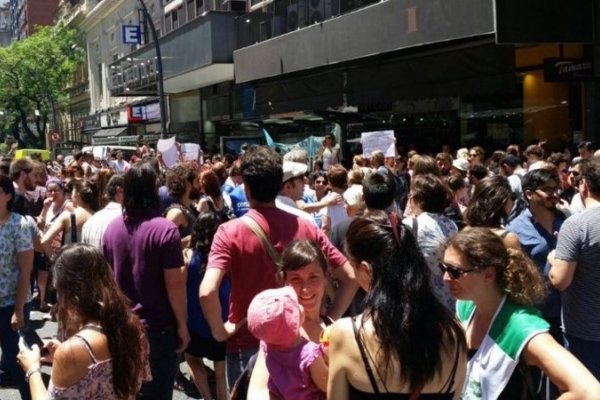 Educación: trabajadores abandonan la toma del ministerio hasta el lunes