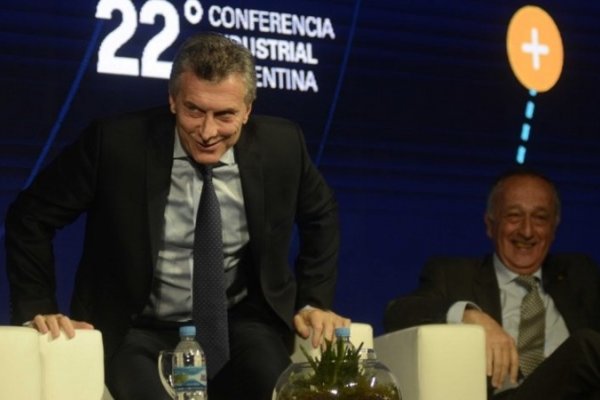 Denuncian a Macri por irregularidades en el uso de aviones