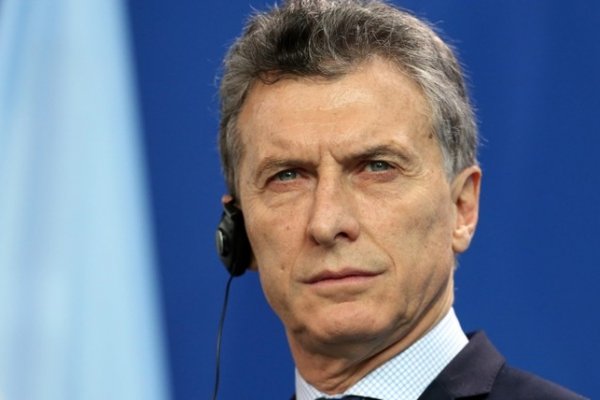 Macri envía a cuatro ministros a Davos para buscar inversiones