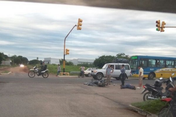 Camionero cruzó el semáforo en rojo y mató a un motociclista