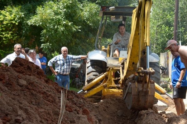 Fabián Ríos activó obras  en varios barrios del sureste de la ciudad