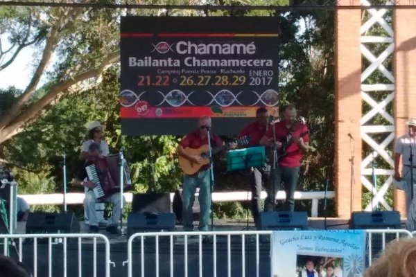 Con la entronización de la Virgen de Itatí inició la Bailanta Chamamecera en Riachuelo