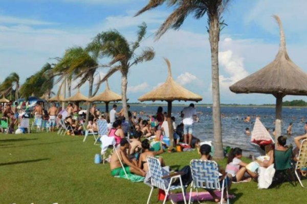 Corrientes: A puro chamamé frente a la laguna Totora