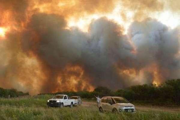 Ya se quemó el 10% de La Pampa y todavía hay cuatro focos activos