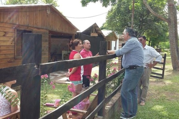 Cassani desarrolló una amplia jornada de trabajo  en Isla Apipé