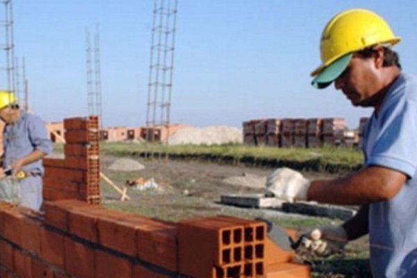 Cayó un 7,6% en noviembre el empleo formal en la construcción