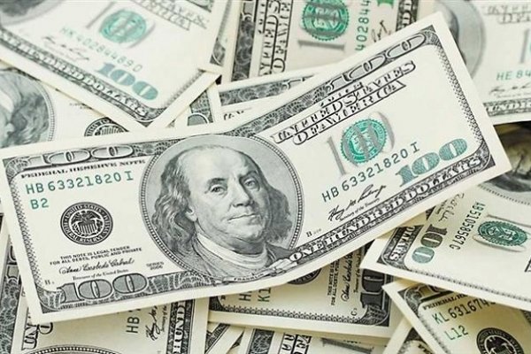 El dólar cedió tres centavos a $ 15,80 y tocó mínimos de noviembre