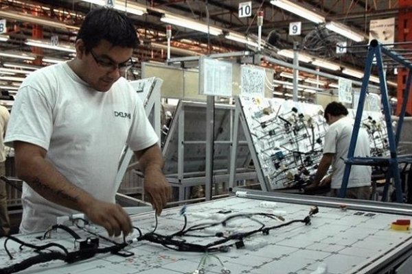 Para la UIA, la producción industrial cayó 4,9% en el 2016