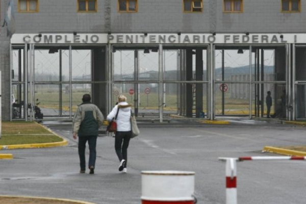 Detuvieron a once penitenciarios por torturar a presos