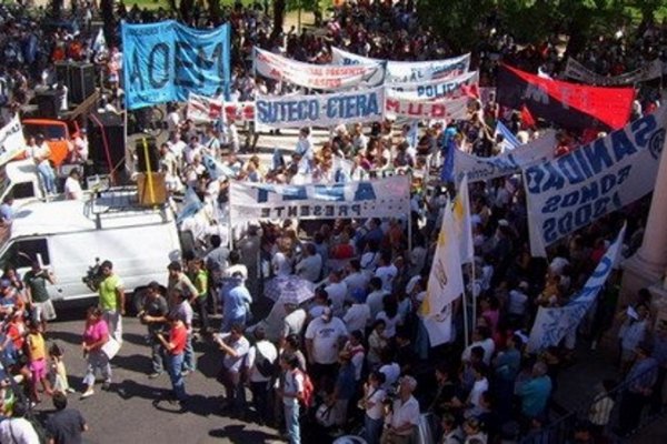 Corrientes: Estatales a la espera de los anuncios salariales del gobierno para definir medidas