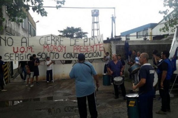 Cerró una fábrica de cabinas del agro y despidió a sus trabajadores