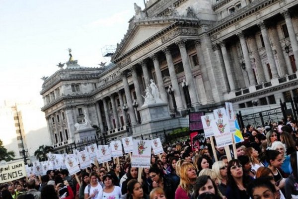 Pese al brutal recorte, Macri dice que la violencia de género es centro de su agenda