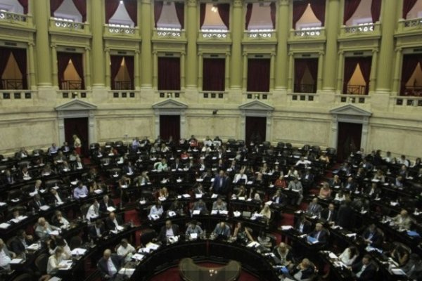 El Gobierno promulgó la polémica ley de reforma de las ART