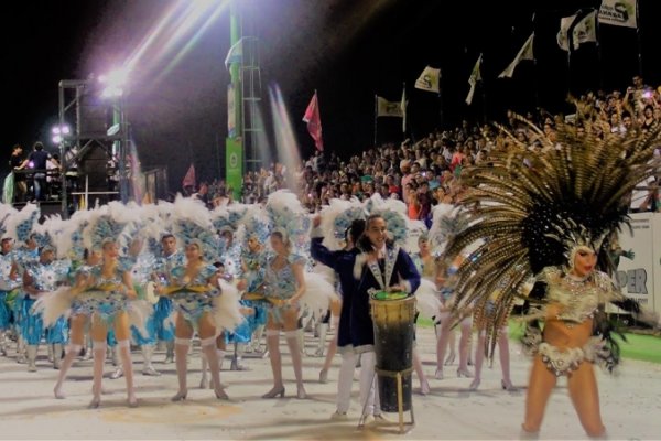 Con el Nolo Alías a pleno, comenzó el fin de semana de carnaval en la capital correntina