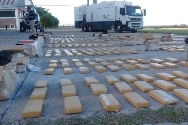 AFIP y policías secuestraron 825 kilos de marihuana en Mendoza