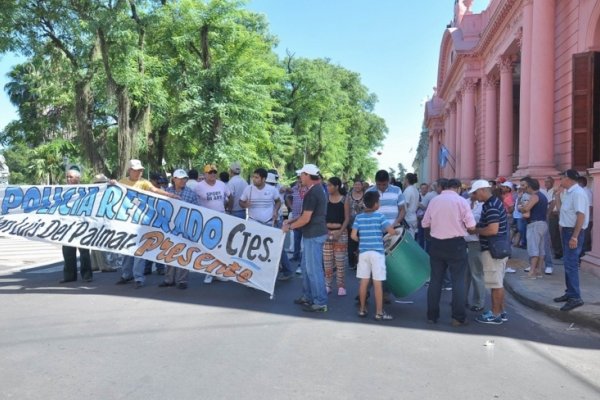 Policías de Corrientes exigen un salario mínimo de 20 mil pesos