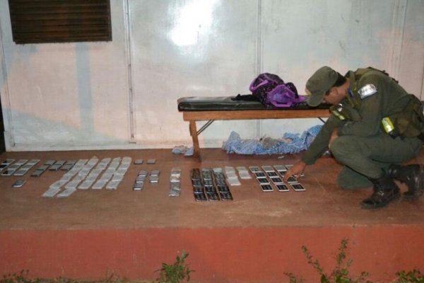 Corrientes: Gendarmería detuvo a paraguayas que intentaron ingresar 158 celulares de manera ilegal