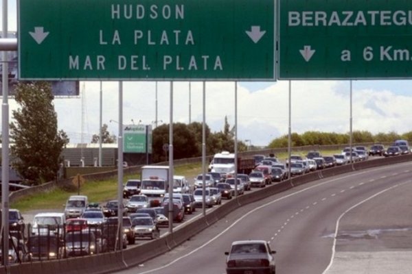 Misterio: Encontraron un cadáver con dinero en la autopista