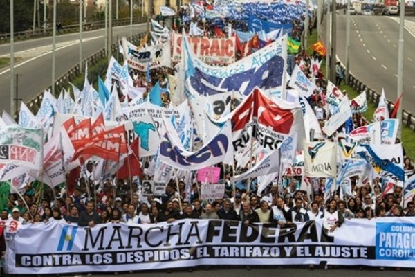 Docentes comenzaron la Marcha Federal contra Macri