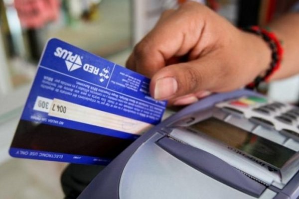 Marcha atrás: El Gobierno negocia para que vuelvan las cuotas sin interés