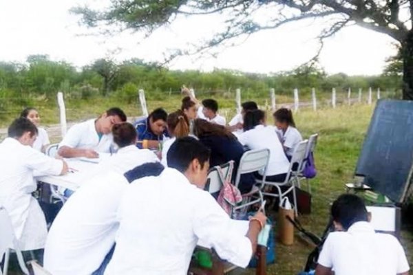 Corrientes: La educación por el piso