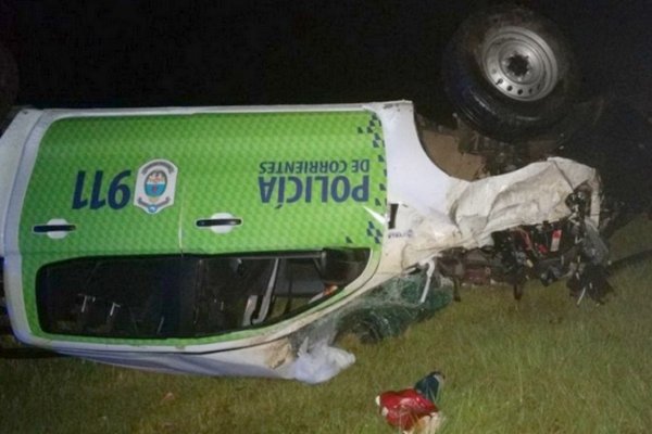 Policías heridos por el vuelco de un patrullero en Ituzaingó